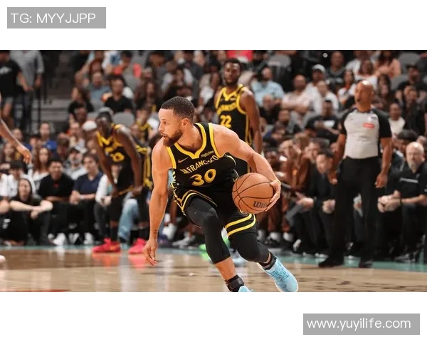 勇士与火箭激战正酣10月31日精彩对决值得期待 勇士与火箭激战正酣10月31日精彩对决值得期待